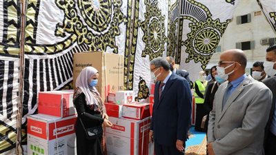   محافظ المنيا يٌسلم 30 فتاة تجهيزات الزواج ضمن مبادرة دكان الفرحة