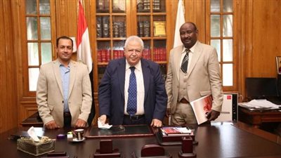 نقيب المحامين يلتقي مدير مركز العدالة للتدريب بالسودان