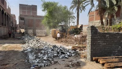 إزالة 28 حالة تعد على أراض زراعية وأملاك دولة بمركز الفتح