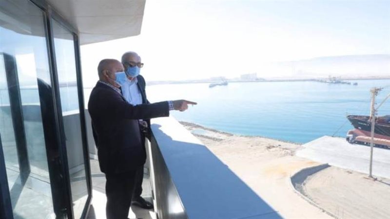 وزير النقل يتابع