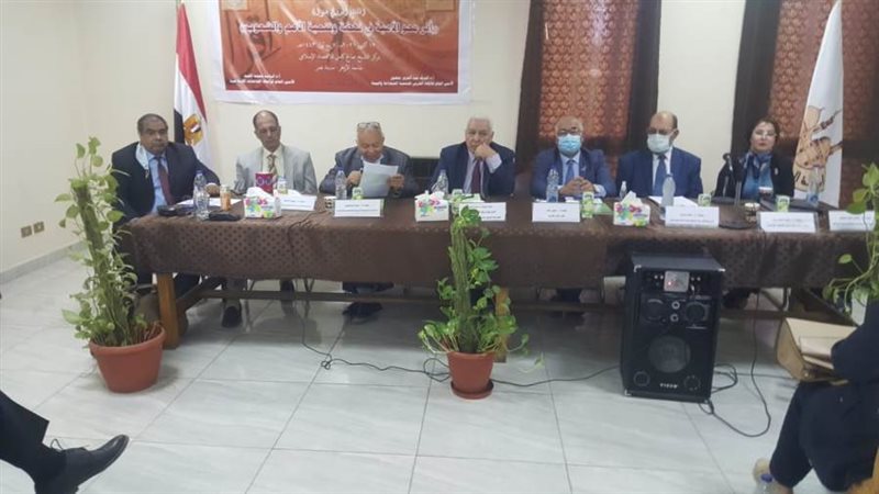 خلال الاجتماع