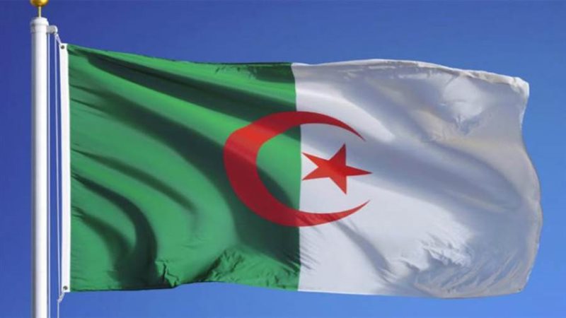 العلم الجزائري