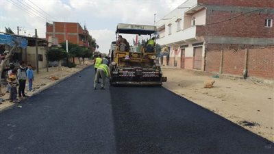 رصف ١٠ طرق بتكلفة ٨٦ مليون جنيه بالبحيرة