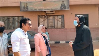 وكيل صحة سوهاج تتفقد عددًا من الفرق المتنقلة المخصصة للتطعيم ضد كورونا 