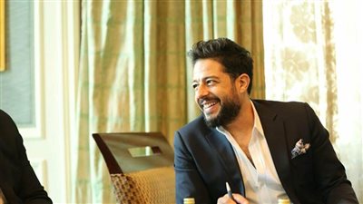 بورصة الأغاني| حماقي يقترب من مليون مشاهدة بـ