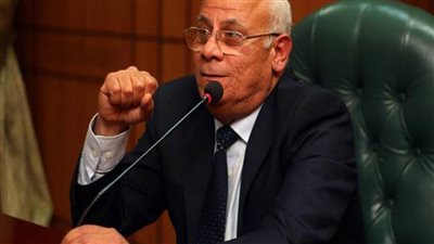 محافظ بورسعيد يشارك طلاب مدرسة سانت ماري طابور الصباح