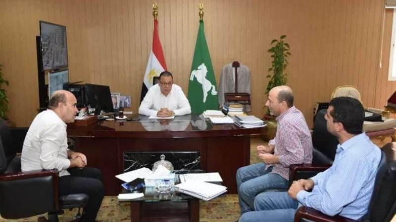 محافظ الشرقية ومدير