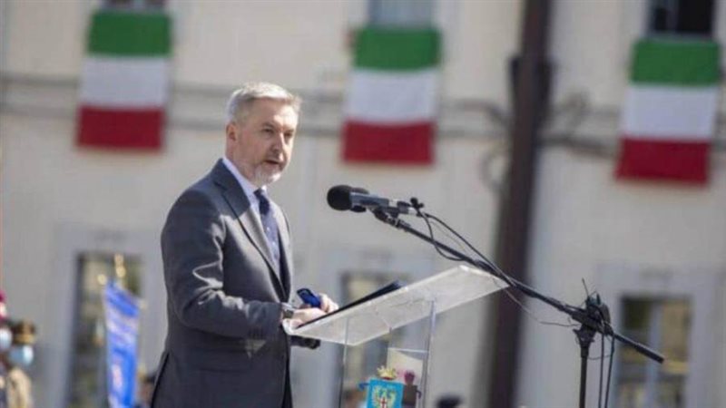 وزير الدفاع الايطالى