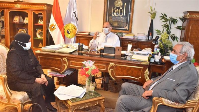 محافظ أسيوط يلتقى