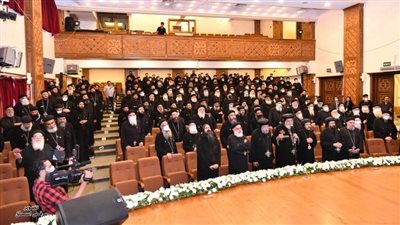 وكيل البطريركية بالإسكندرية يذكر ٣ صفات يتحلى بها قداسة البابا مع المسؤولين