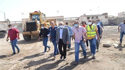 محافظ بورسعيد يتابع العمل في إنشاء أحدث مول للبالة وأنشطة تجارية متعددة