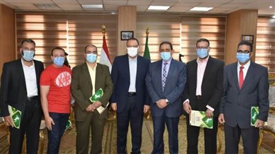 لتجميعهم 1303 أكياس دم.. محافظ الشرقية يكرم رواد العمل الأهلي ومنظمي حملات التبرع 