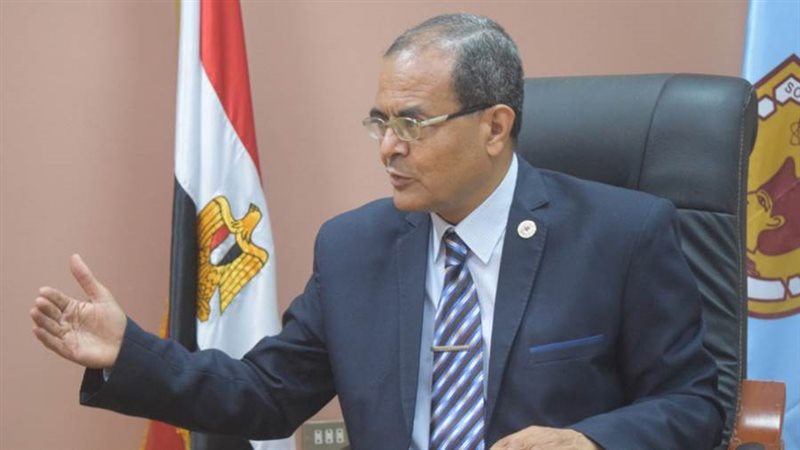 الدكتور مصطفي عبد