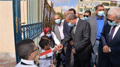 محافظ الإسماعيلية يفتتح عددا من المدارس 