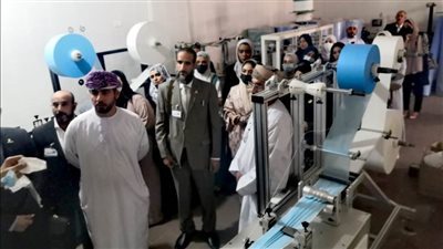 وفد عماني يزور الألف مصنع 