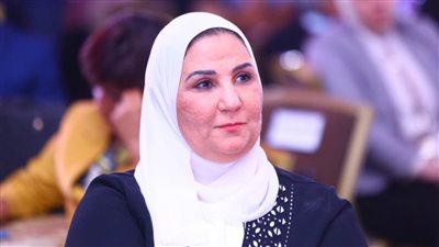 وزيرة التضامن تكرم الدكتور علي جمعة على مجهودات 