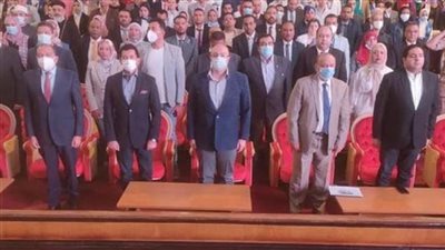 بحضور صبحى وغنيم  لقاء حواري مع شباب الصعيد بجامعة بني سويف