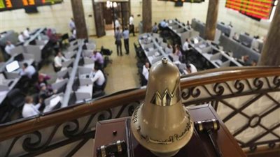 هبوط مؤشرات البورصة المصرية لدى إغلاق تعاملات اليوم