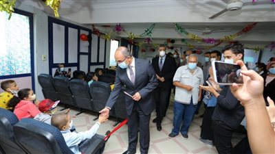 رئيس جامعة الزقازيق يحتفل مع أطفال وحدة الأورام بالمولد النبوي الشريف 