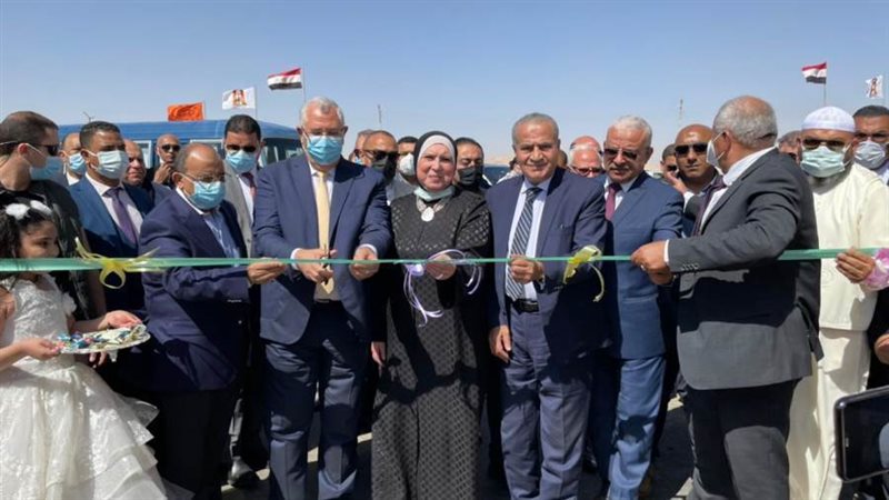 ضيوف الملتقي يفتتحان