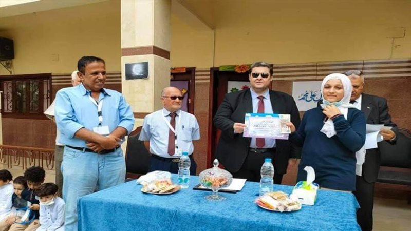 تكريم الفائزين في