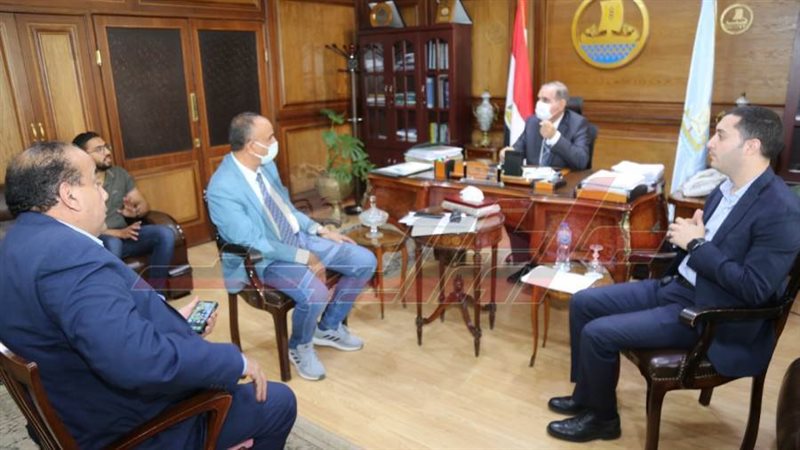 محافظ كفر الشيخ خلال