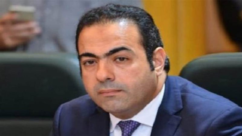 الدكتور محمود حسين