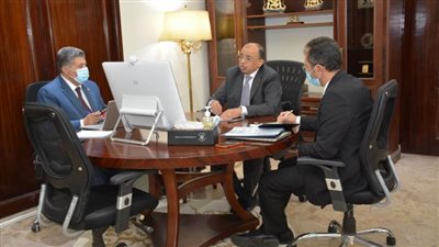 وزيرا التنمية المحلية والبيئة يناقشان التقرير المشترك لآخر مستجدات منظومة عقود التشغيل للمخلفات بالقاهرة
