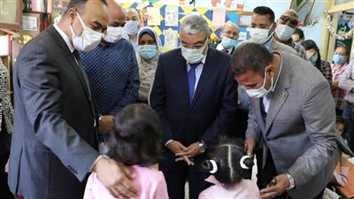 محافظ المنيا يتابع أعمال المبادرة الرئاسية لمكافحة أمراض الأنيميا والسمنة والتقزم لطلاب المدارس الابتدائية