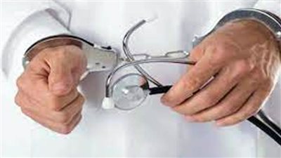 ضبط شخص لقيامه بالنصب على المواطنين وإيهامهم بكونه طبيبًا لعلاج السمنة