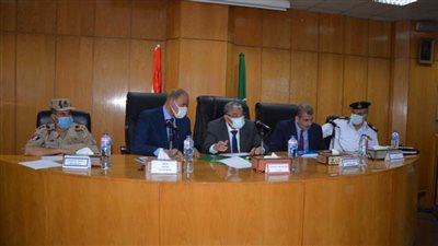 محافظ المنيا يوافق على بدء إجراءات التقنيين لـ155 طلبا على أراضي أملاك الدولة