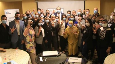 رئيس الرعاية الصحية يكلف بترجمة المواد التوعوية للتأمين الصحي الشامل للغة الإشارة 