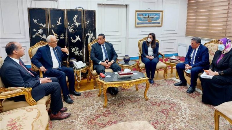 محافظ البحيرة يستقبل