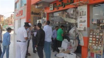 رئيس الجهاز: غلق وتشميع محال تجارية مخالفة بحملة جديدة بمدينة السادات