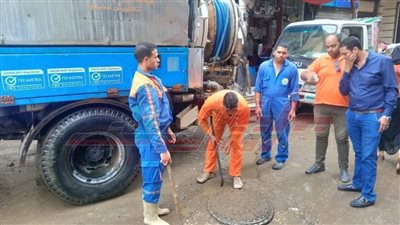 وقف أعمال بناء مخالف وصيانة وتطهير خطوط الصرف الصحي بكفر الشيخ