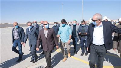  وزير النقل: أعمال تطوير ميناء السخنة تتم بواسطة كبريات شركات المقاولات الوطنية  