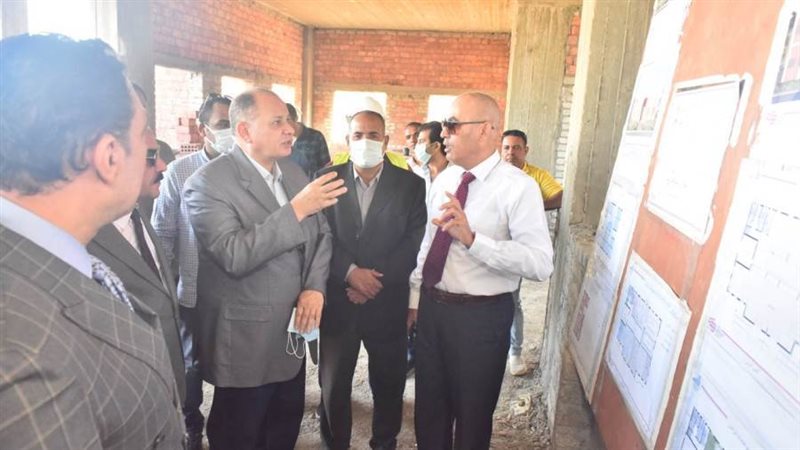 محافظ أسيوط يتفقد