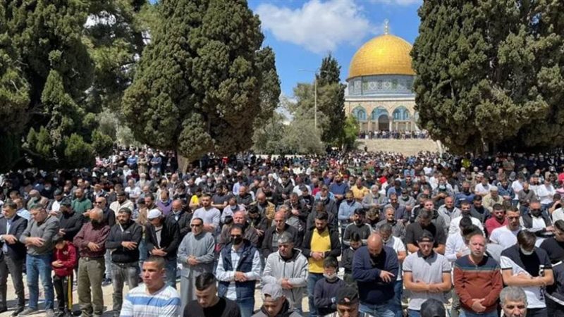 صلاة الجمعة في المسجد