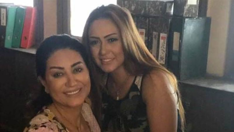 الفنانة وفاء عامر