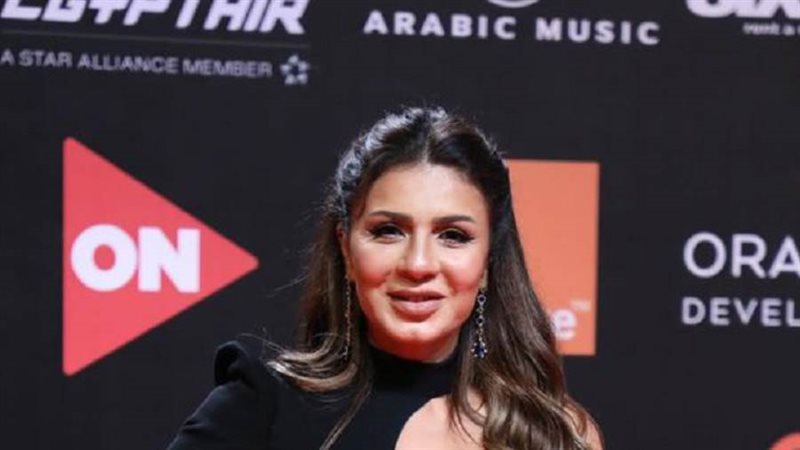 الفنانة نجلاء بدر