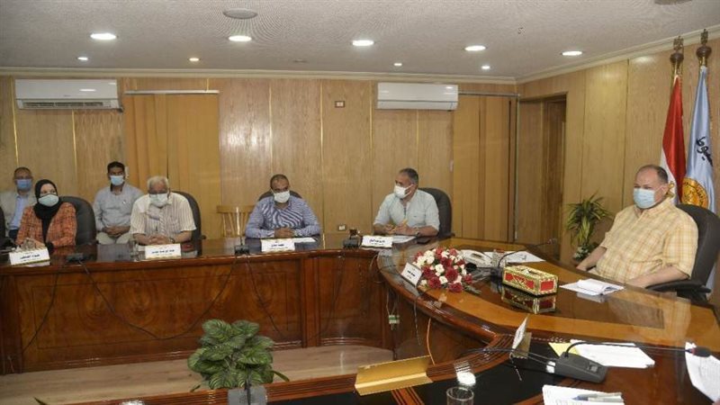 اجتماع محافظ أسيوط