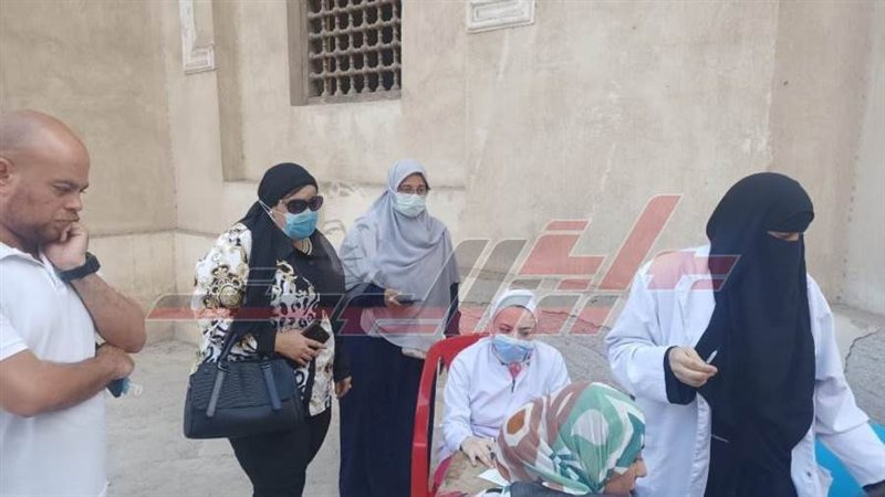 تطعيم المواطنين بلقاح