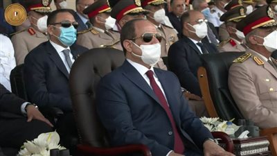 الرئيس السيسي يشاهد فيلمًا تسجيليًا بعنوان 