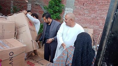 قومي المرأة بالمنيا يسلم عددًا من المساعدات بالقرى الأكثر احتياجًا