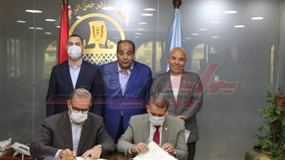 محافظ كفر الشيخ يوقع بروتوكول تعاون مع الإنتاج الحربي لرصف الطرق الداخلية