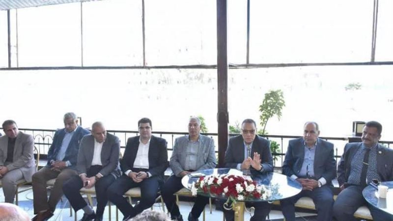 محافظ الشرقية يلتقي