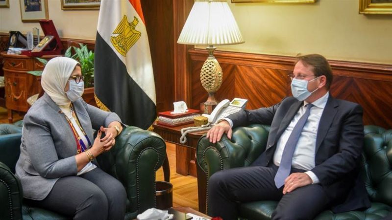 ووزيرة الصحة ومفوض