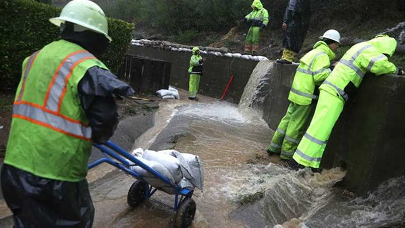 عاصفة قوية تجتاح