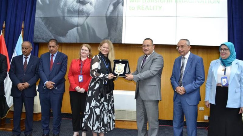 رئيس جامعة الإسكندرية