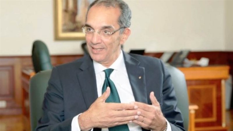 الدكتور عمرو طلعت